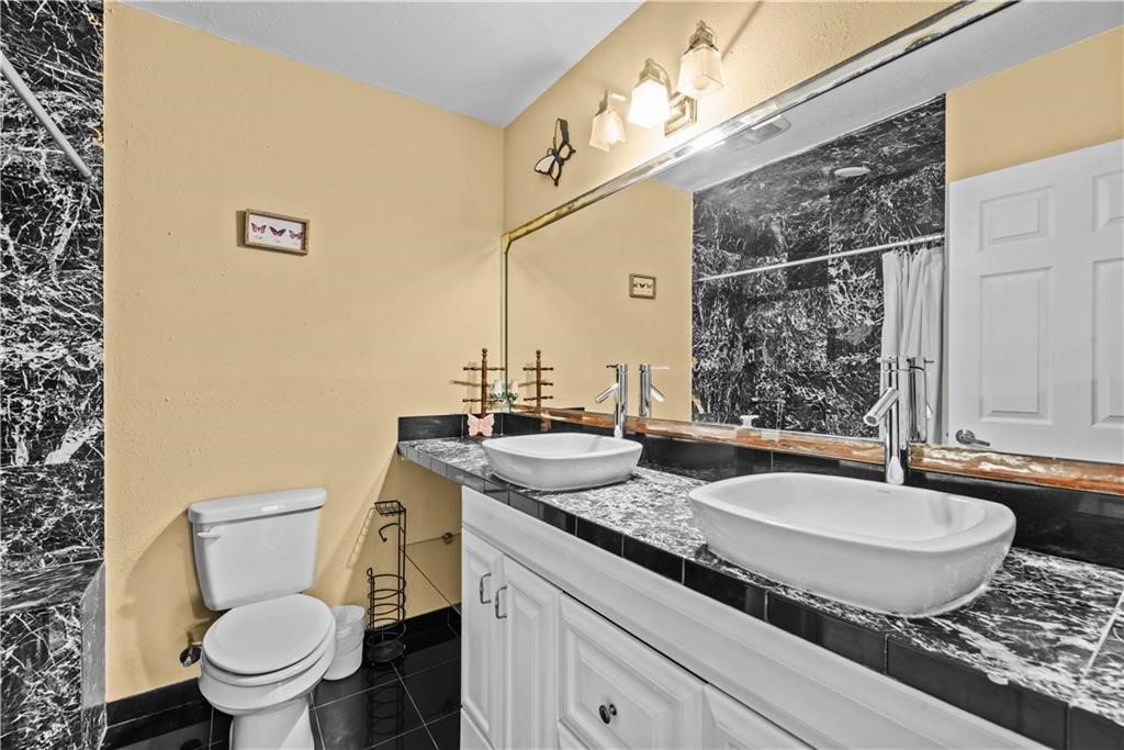 1541 Clodah Dr Property Photo 6