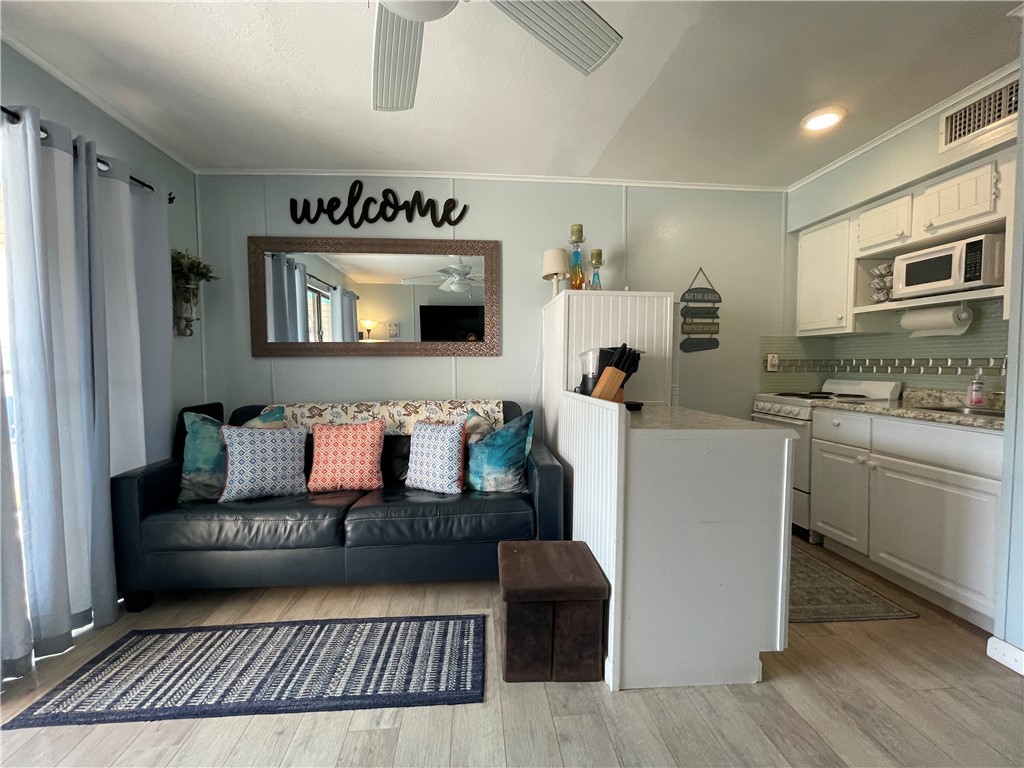 3938 Surfside Blvd 3124 Property Photo 3