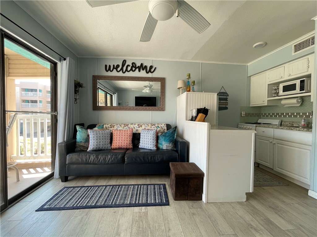 3938 Surfside Blvd 3124 Property Photo 4