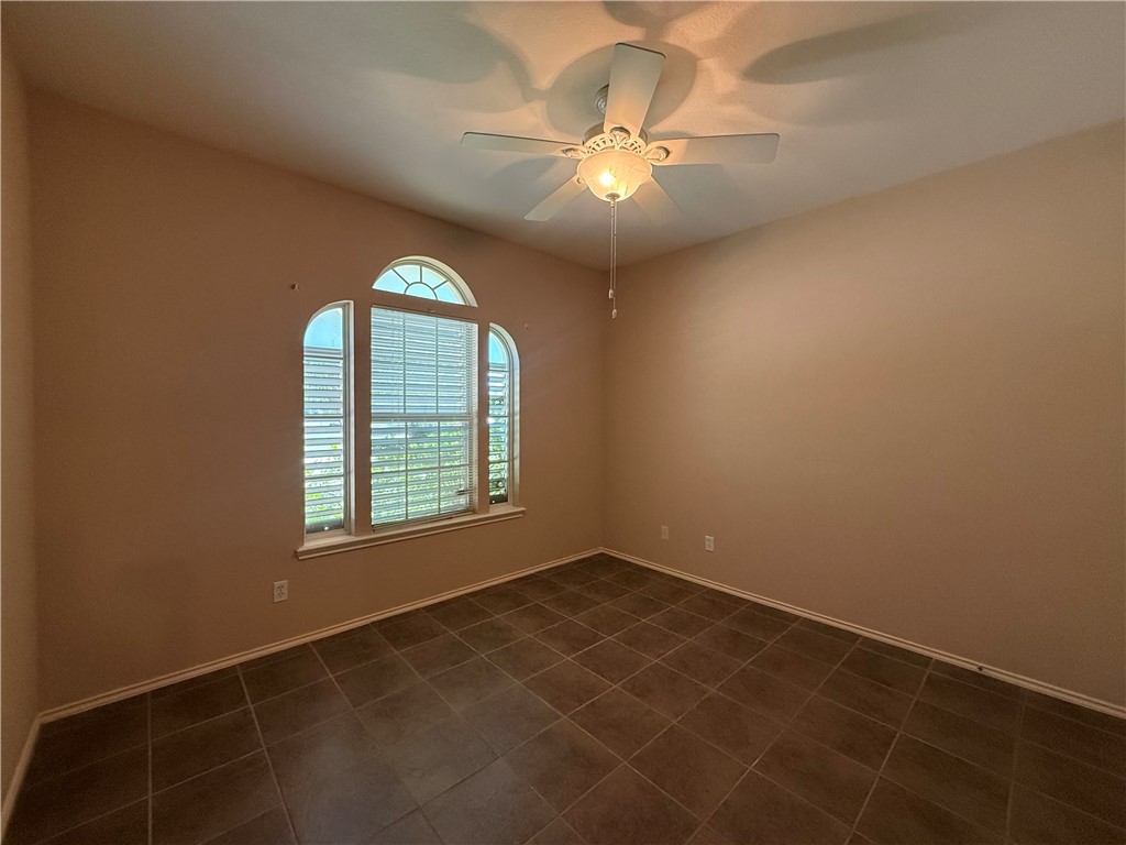 418 Oak Glen Dr Property Photo 32