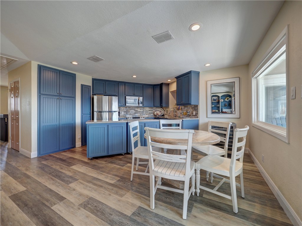 103 Driftwood Dr Property Photo 5