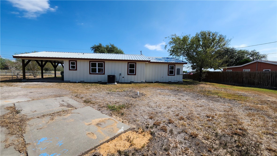 305 E Soyars Ave Property Photo 9