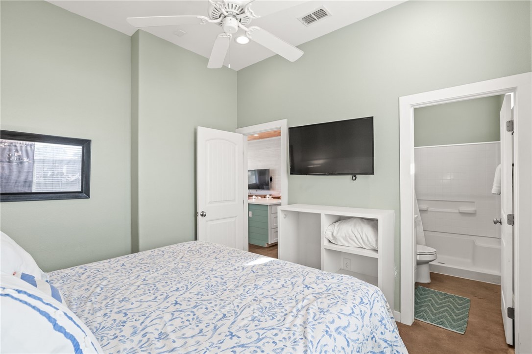 640 Gulf Village Dr Property Photo 13