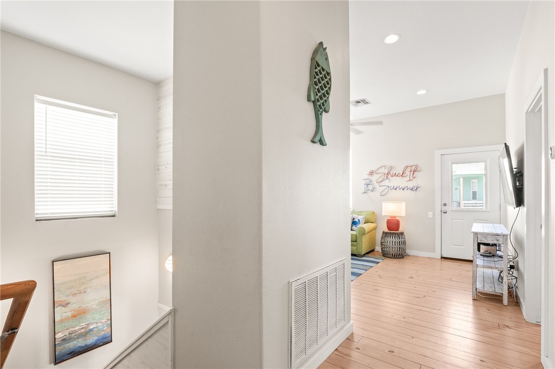 640 Gulf Village Dr Property Photo 17