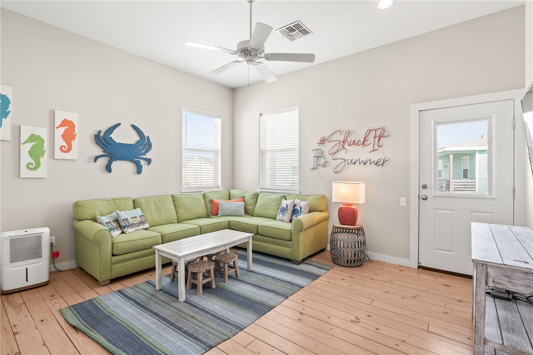 640 Gulf Village Dr Property Photo 18