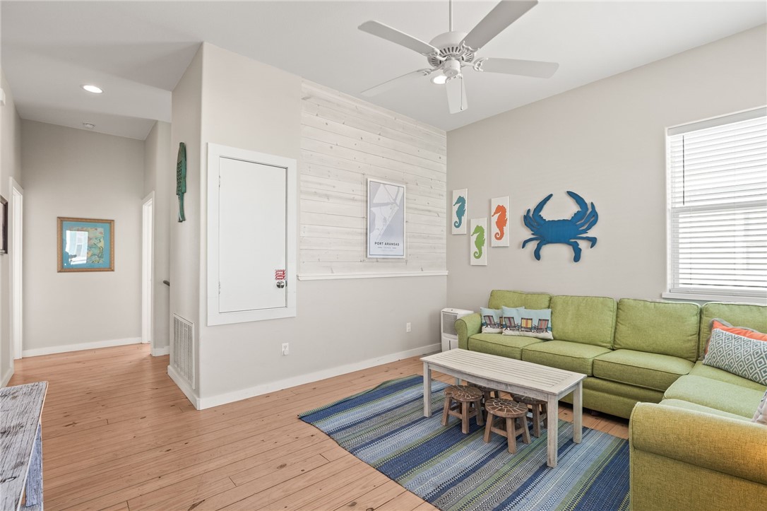 640 Gulf Village Dr Property Photo 19