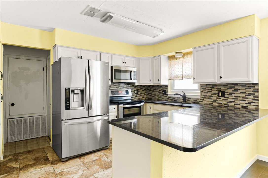 15525 Cuttysark St Property Photo 5