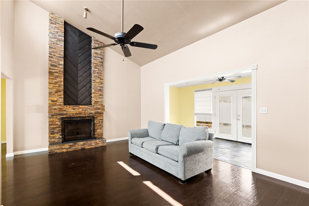 15525 Cuttysark St Property Photo 10