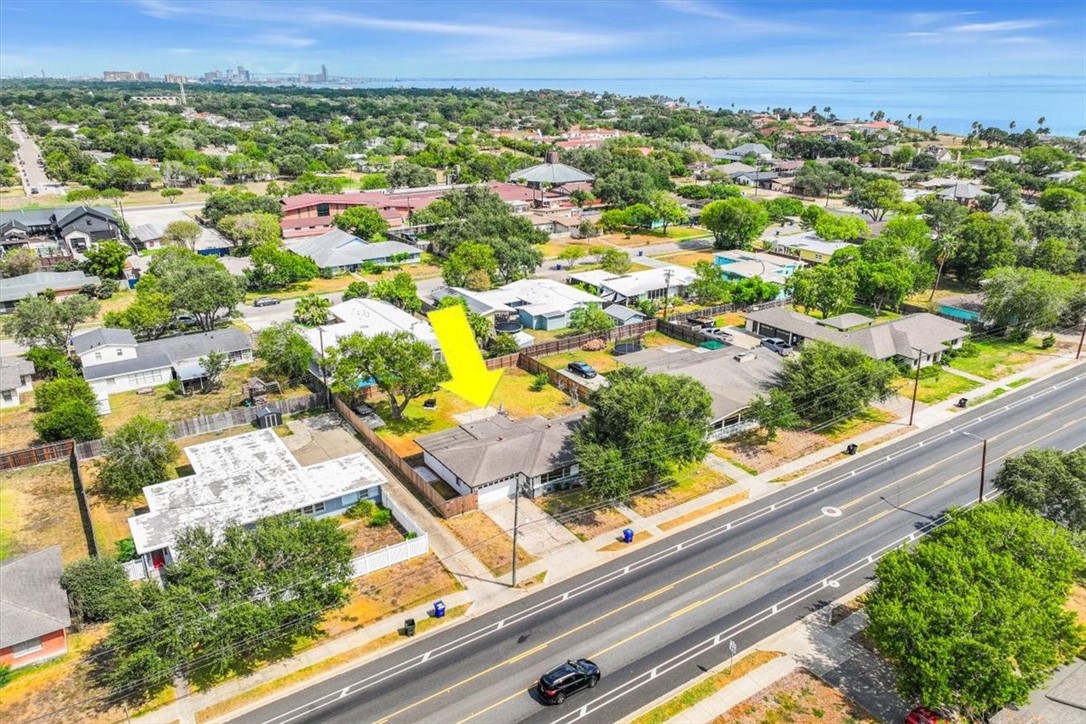 332 Doddridge St Property Photo 2