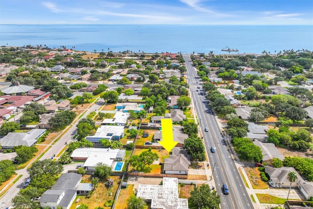 332 Doddridge St Property Photo 3