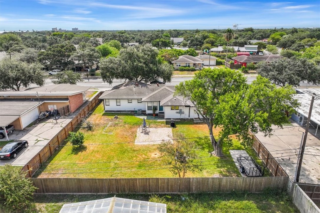 332 Doddridge St Property Photo 4