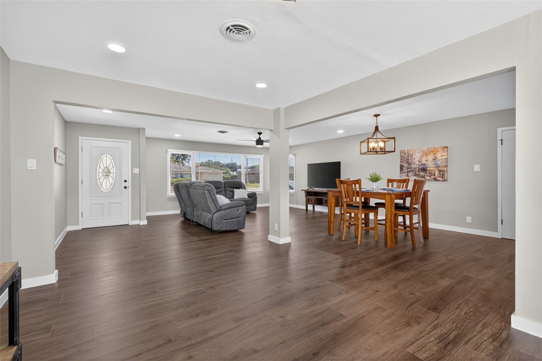 332 Doddridge St Property Photo 7