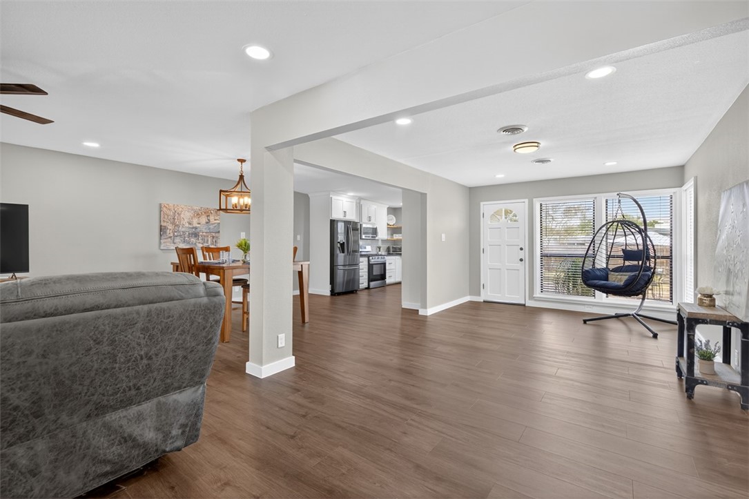 332 Doddridge St Property Photo 8