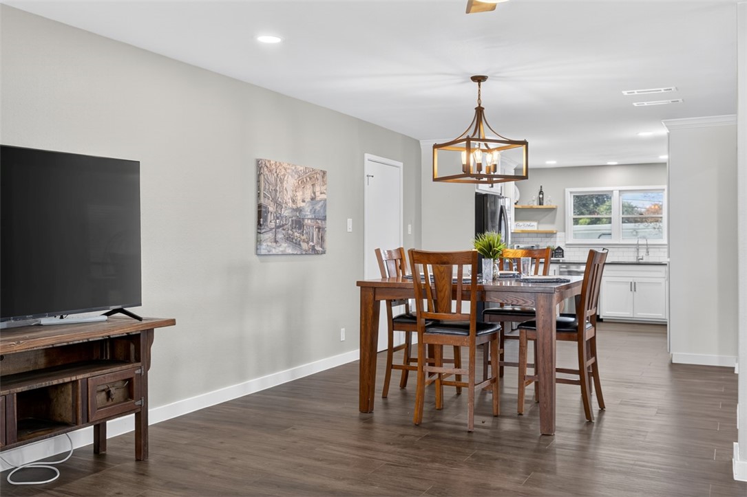 332 Doddridge St Property Photo 9