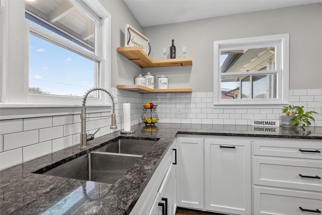 332 Doddridge St Property Photo 13