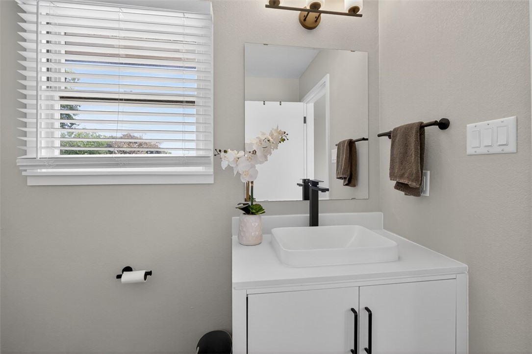 332 Doddridge St Property Photo 19