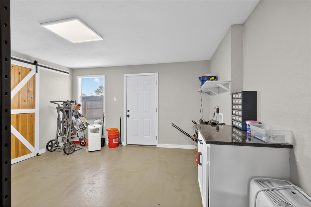 332 Doddridge St Property Photo 30