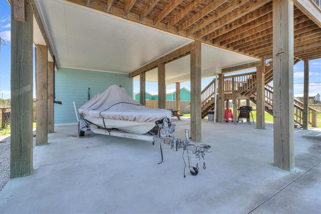 243 W Club Oak Lane Property Photo 4