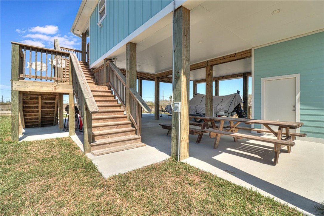 243 W Club Oak Lane Property Photo 6