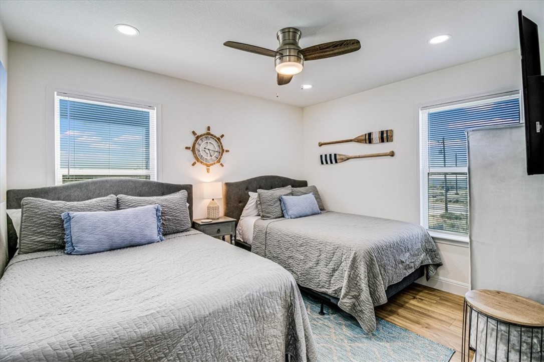 243 W Club Oak Lane Property Photo 24