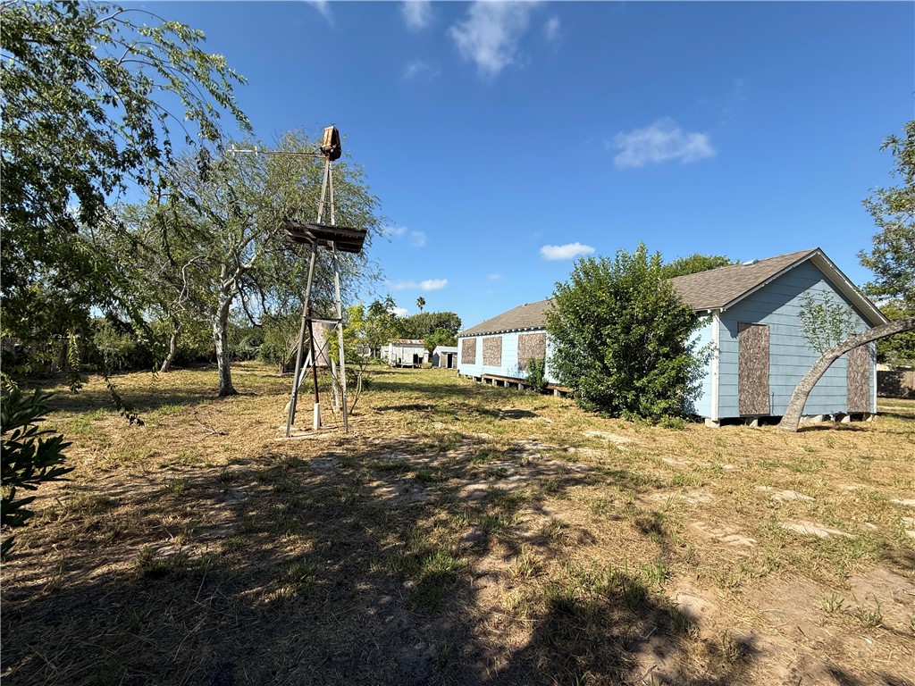 349 Glenoak Dr Property Photo 2