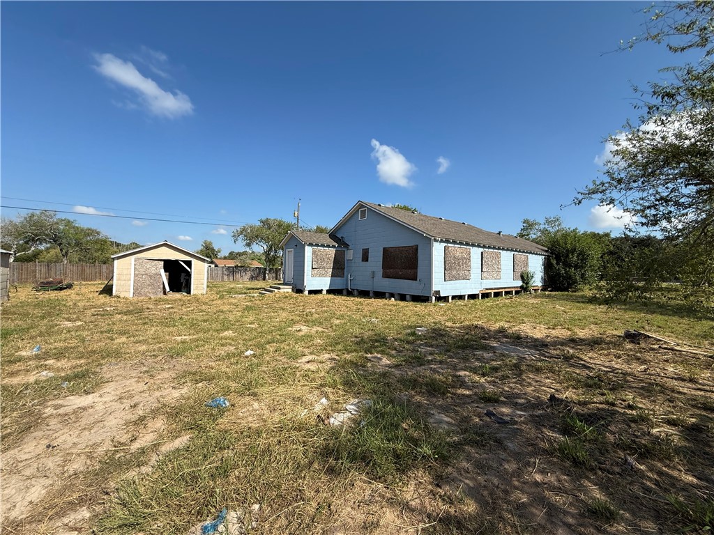 349 Glenoak Dr Property Photo 3