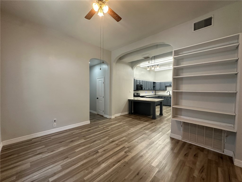 221 Commerce St E Property Photo 4