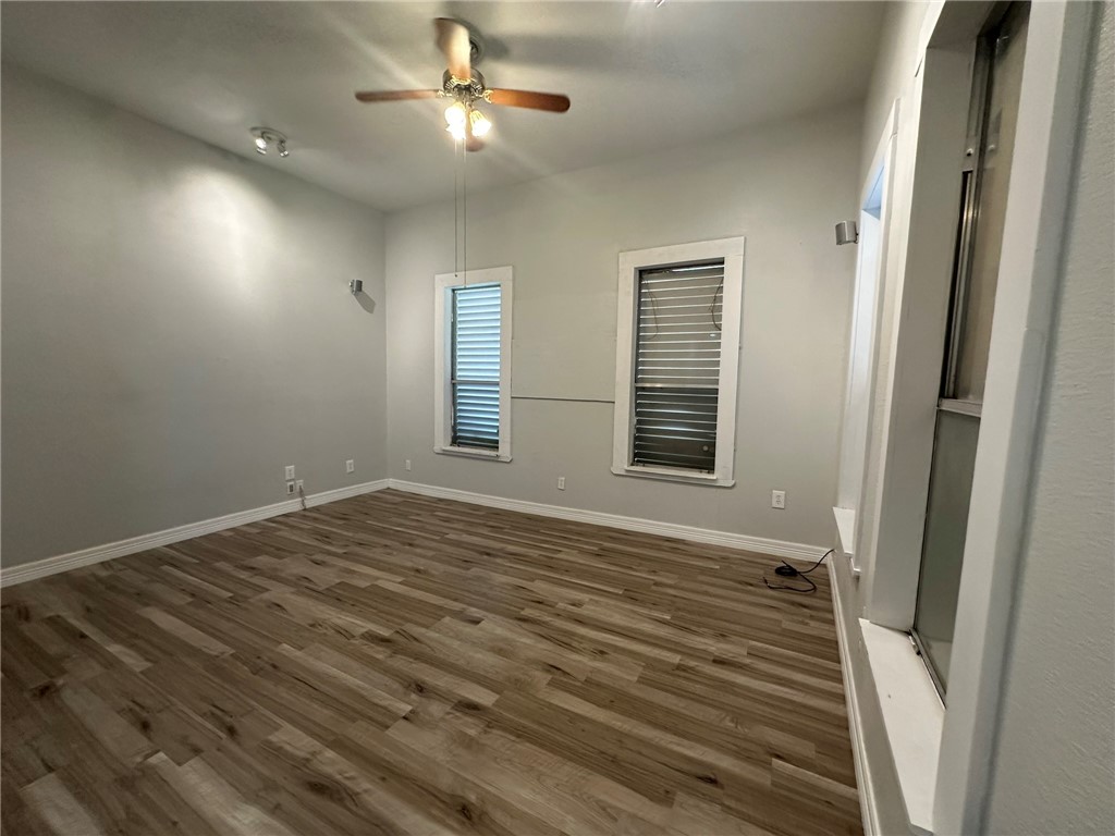 221 Commerce St E Property Photo 6