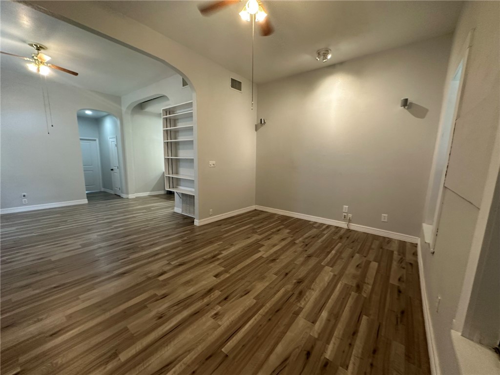 221 Commerce St E Property Photo 7