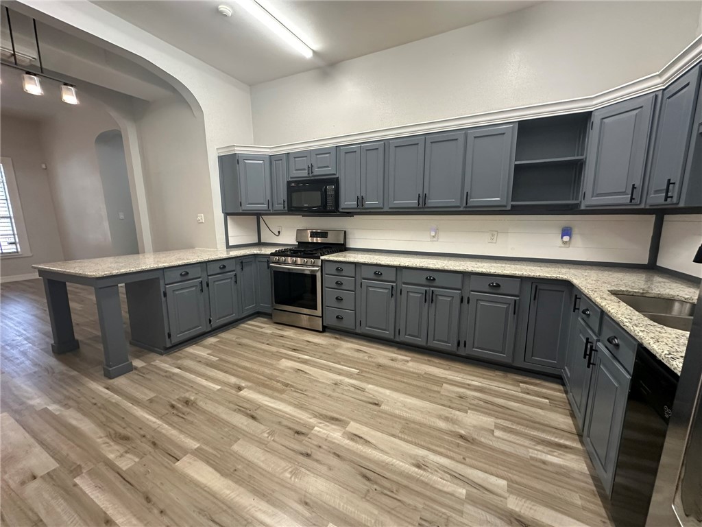 221 Commerce St E Property Photo 10