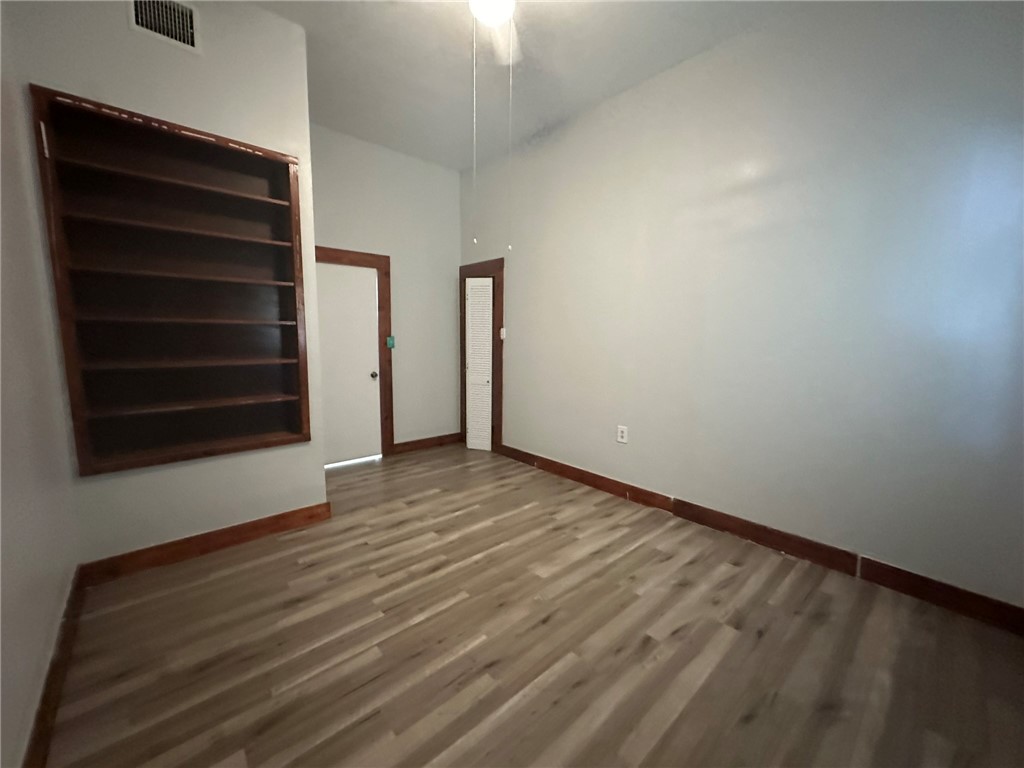 221 Commerce St E Property Photo 14