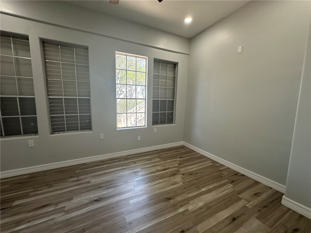 221 Commerce St E Property Photo 15