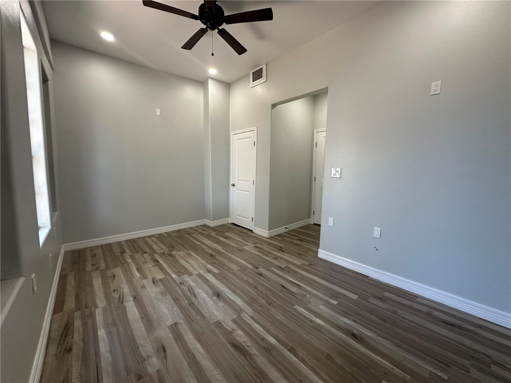 221 Commerce St E Property Photo 18