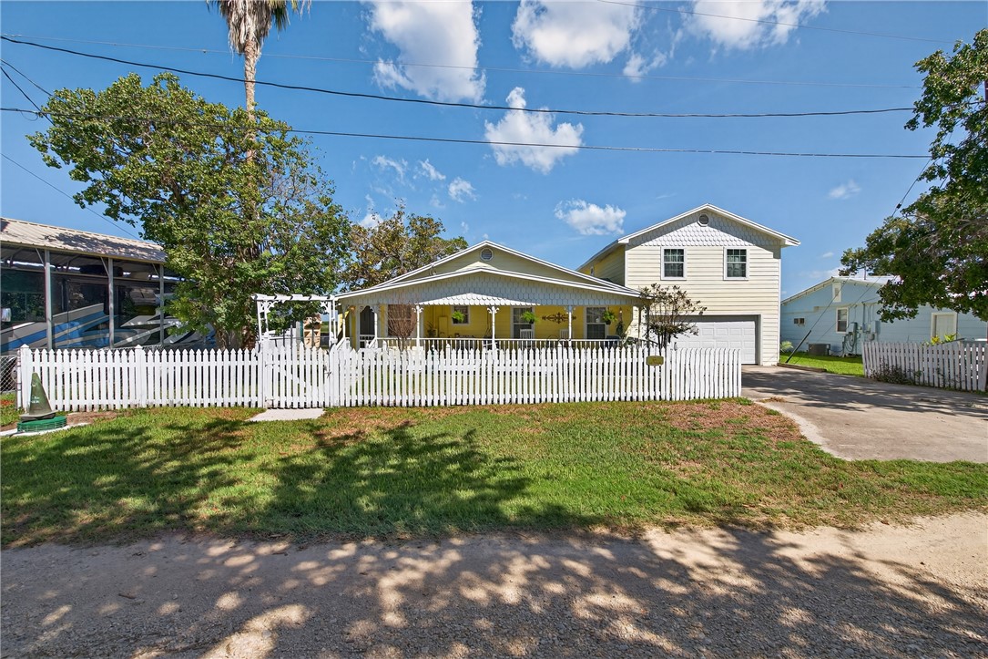 107 E Lakefield Dr Property Photo 1