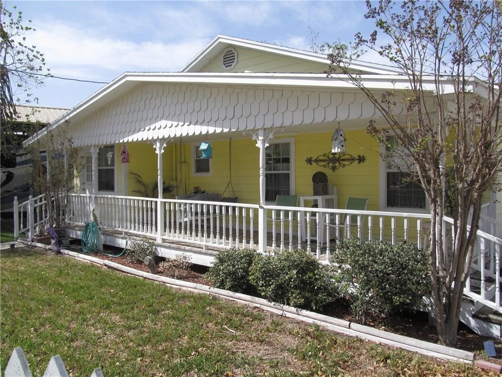 107 E Lakefield Dr Property Photo 4