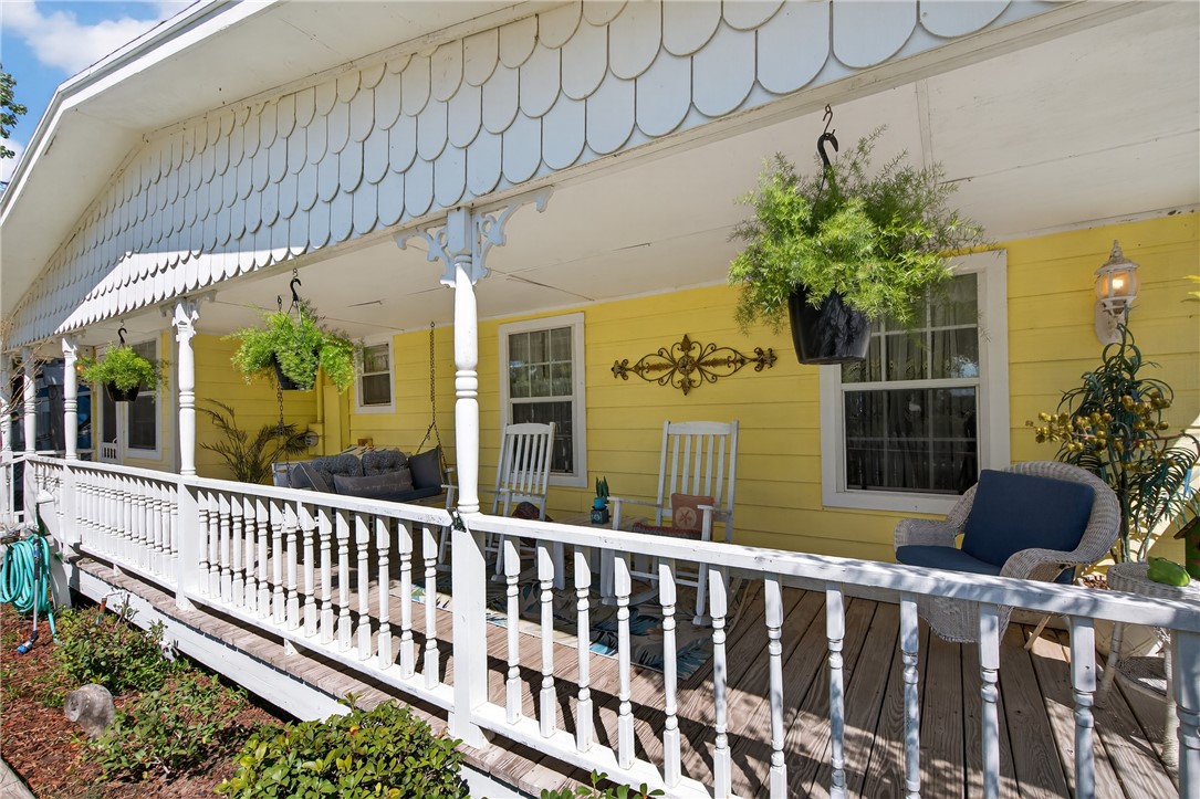 107 E Lakefield Dr Property Photo 8