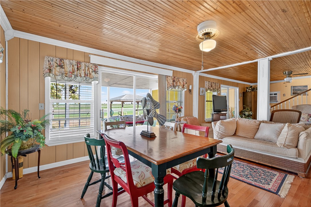 107 E Lakefield Dr Property Photo 10