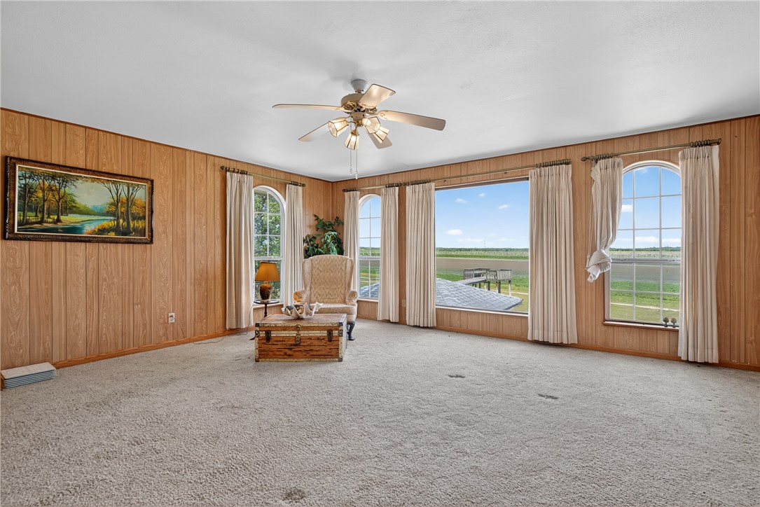 107 E Lakefield Dr Property Photo 16