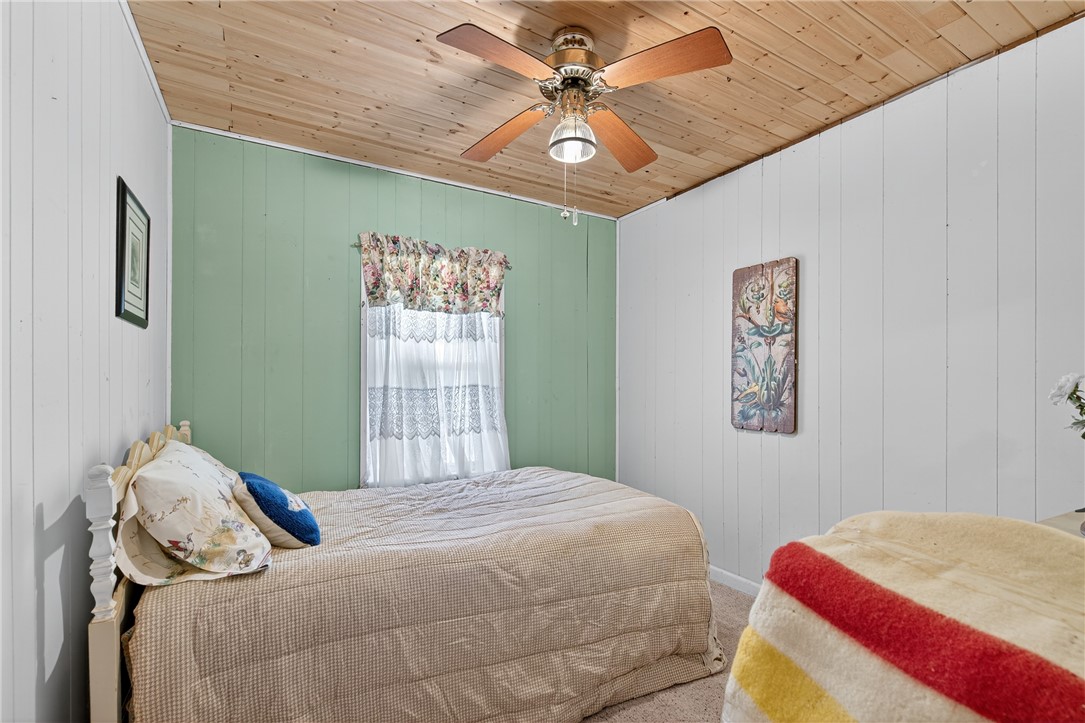 107 E Lakefield Dr Property Photo 17