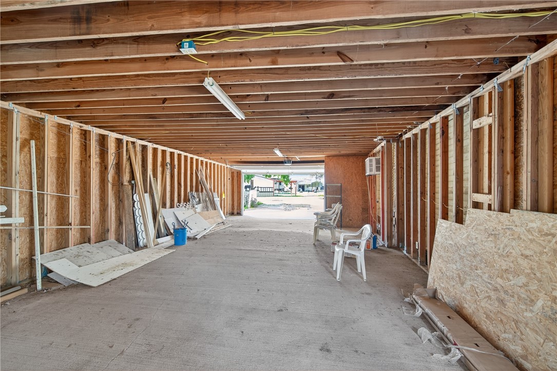 107 E Lakefield Dr Property Photo 27