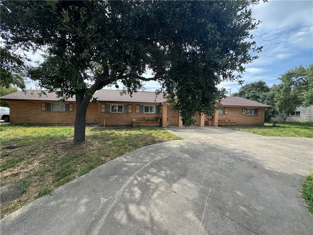 131 N Lamont St Property Photo 2