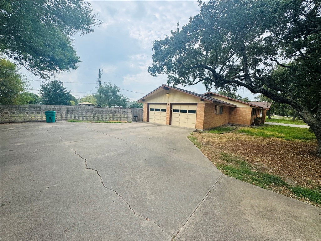 131 N Lamont St Property Photo 22