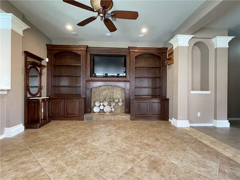 6129 Garden Court Ct Property Photo 12