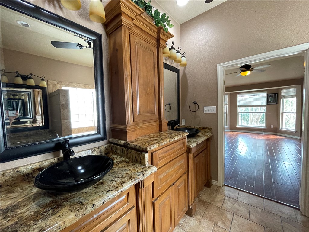 6129 Garden Court Ct Property Photo 31