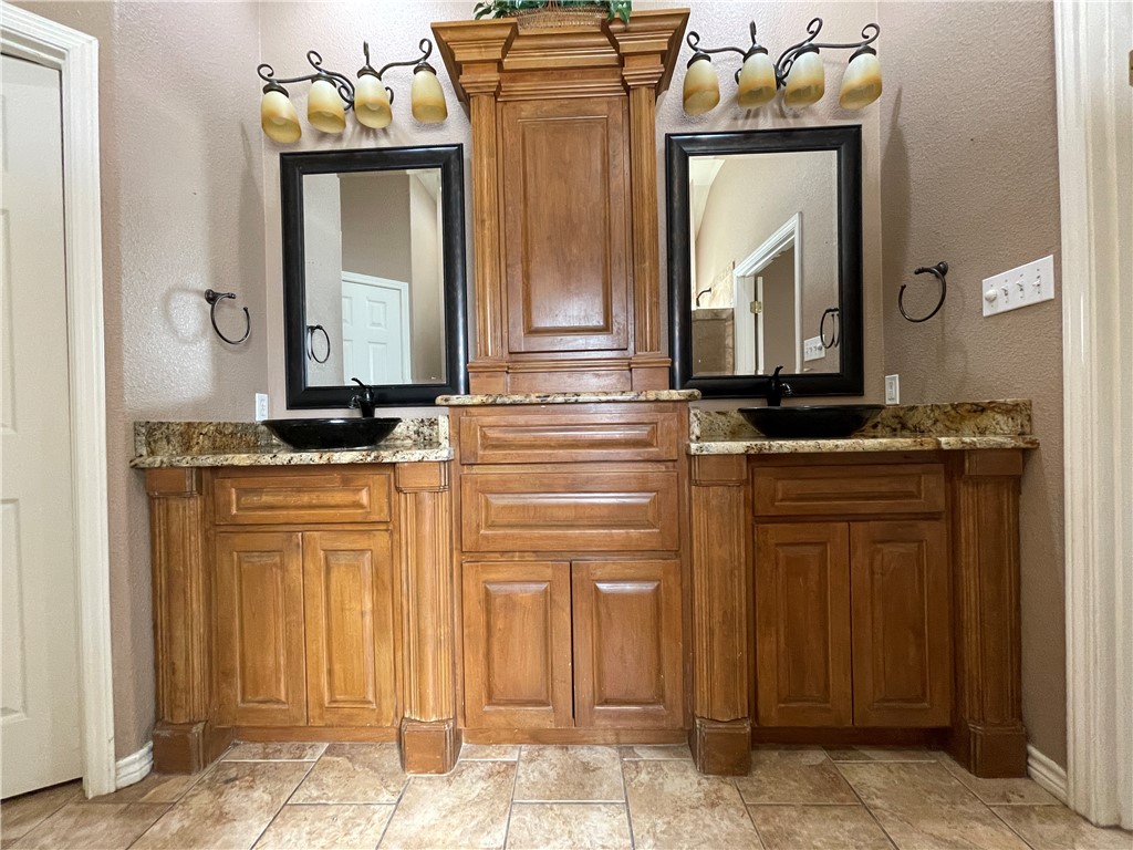 6129 Garden Court Ct Property Photo 33