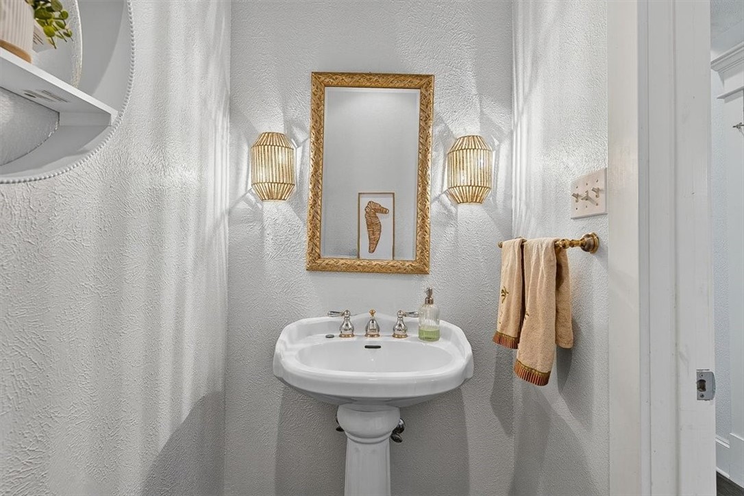 116 W Cotter Ave H Property Photo 18