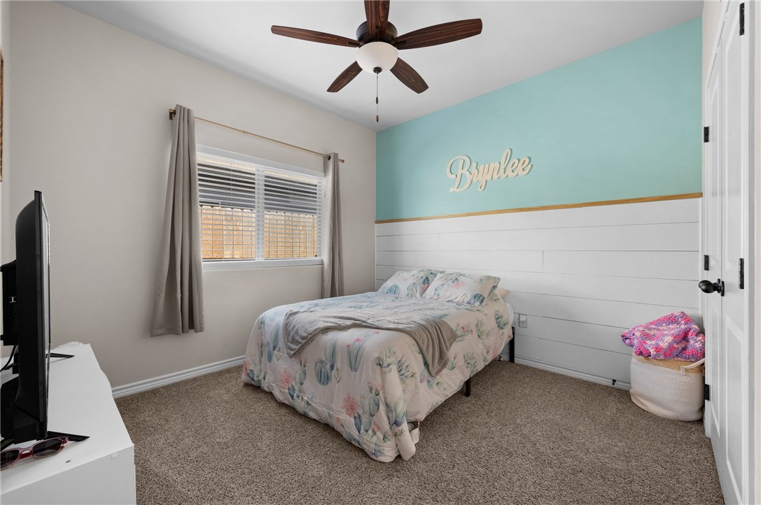 1035 Ocean Breeze St Property Photo 4