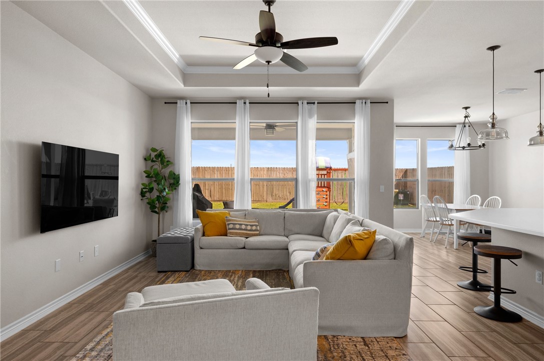 1035 Ocean Breeze St Property Photo 9