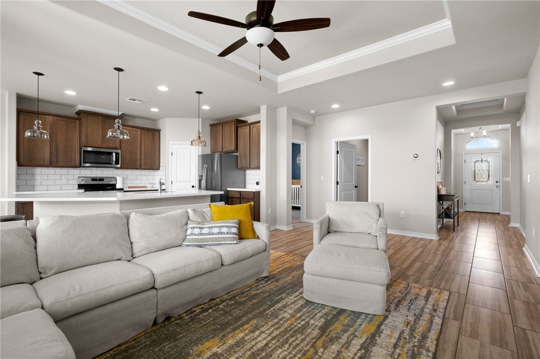 1035 Ocean Breeze St Property Photo 12