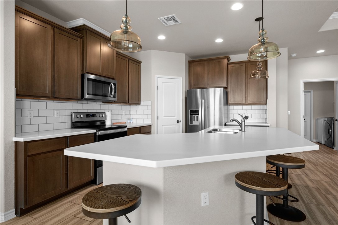 1035 Ocean Breeze St Property Photo 13